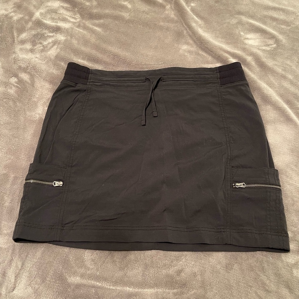 Athleta Trekkie Skort Black Drawstring Stretch Zip Pocket Skirt Active Size 14